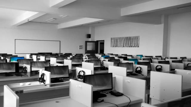 Artisan Fournisseur d'Équipements Informatiques professionnel