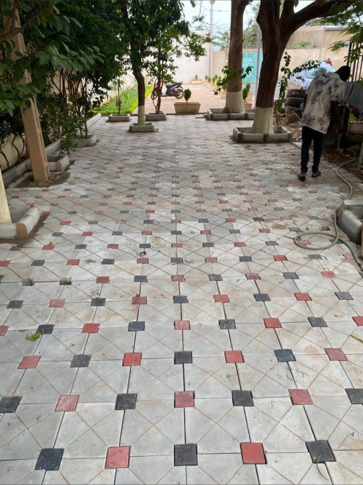 Réalisation InnovaBtp Multi service - Poseur de pavés - Ouagadougou - Burkina Faso