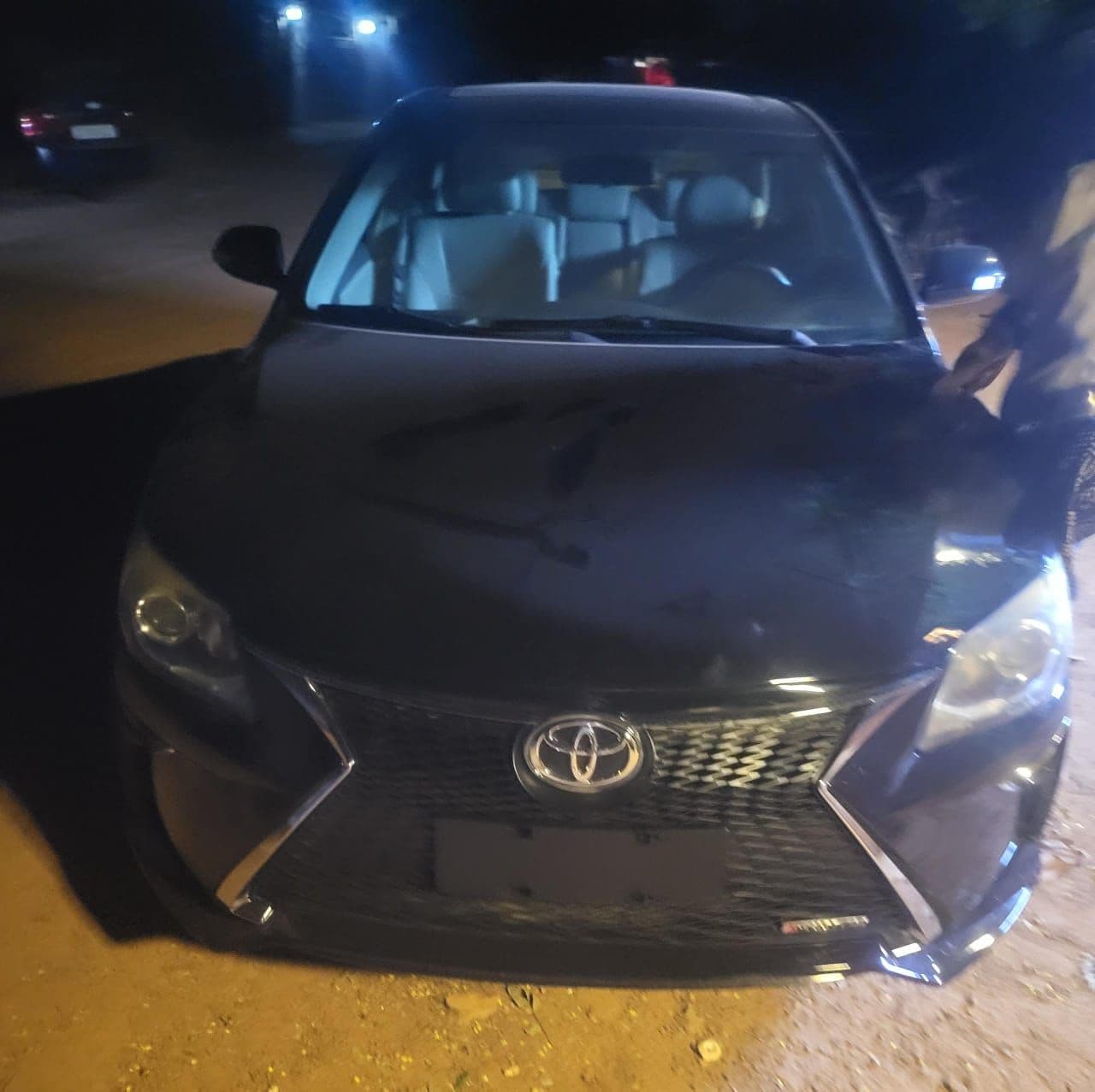 Toyota Camry version Deluxe en location à 35,000f/ jour.
Possibilité de louer avec ou sans chauffeur