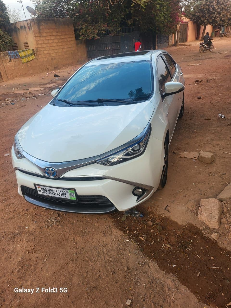 Toyota Corolla Levin Hybride en location à 45,000F/ jour.
Possibilité de louer avec ou sans chauffeur.
Possibilité de louer pour court ou long séjour